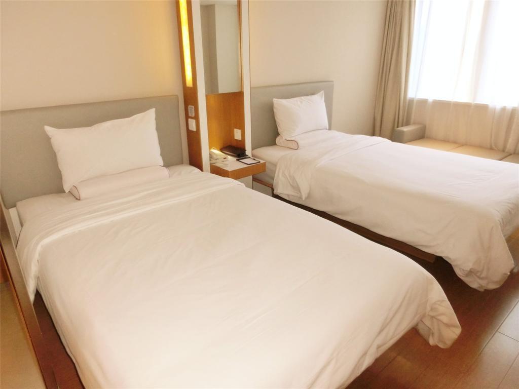 Ji Hotel Guangzhou Zhujiang New Town Номер фото
