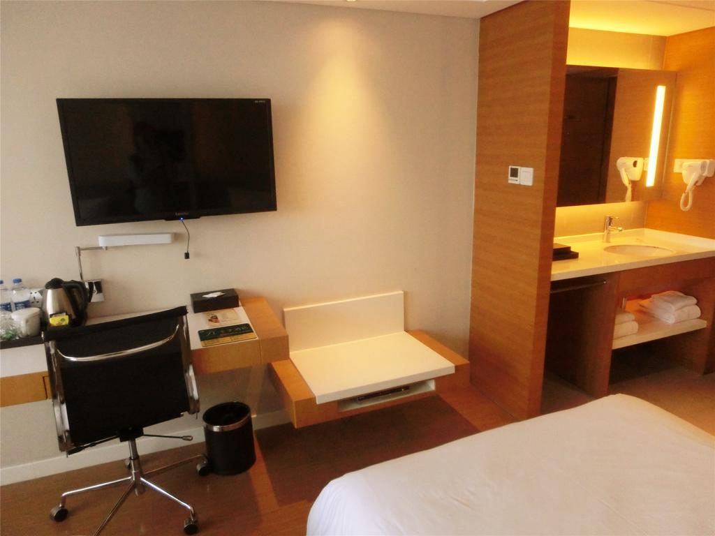 Ji Hotel Guangzhou Zhujiang New Town Номер фото