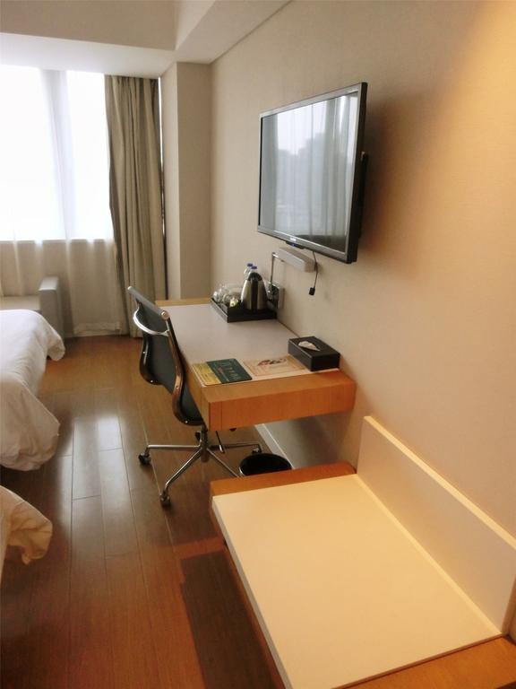 Ji Hotel Guangzhou Zhujiang New Town Номер фото
