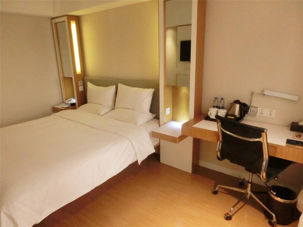 Ji Hotel Guangzhou Zhujiang New Town Номер фото