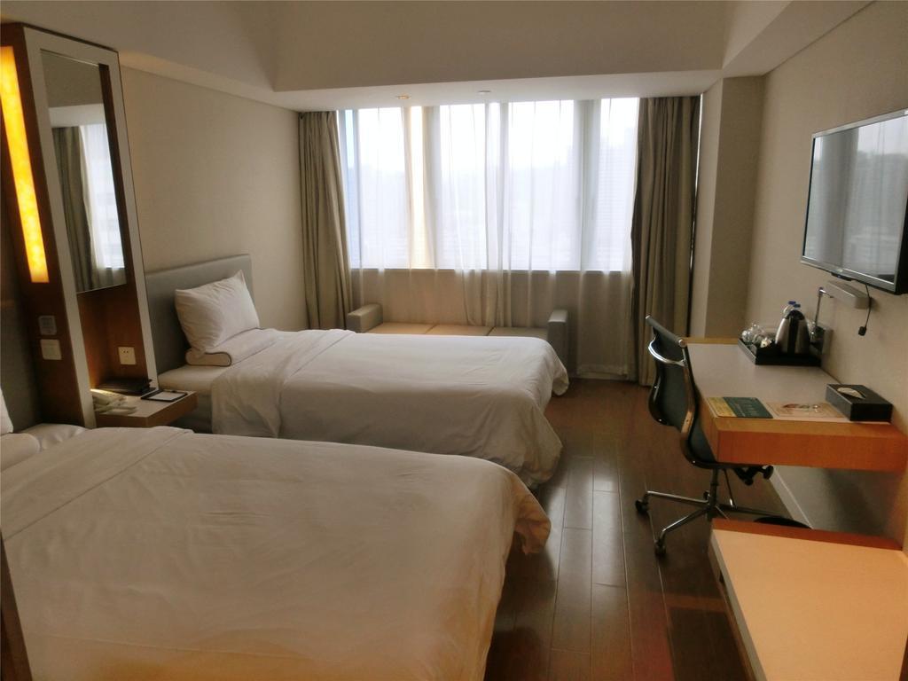 Ji Hotel Guangzhou Zhujiang New Town Экстерьер фото