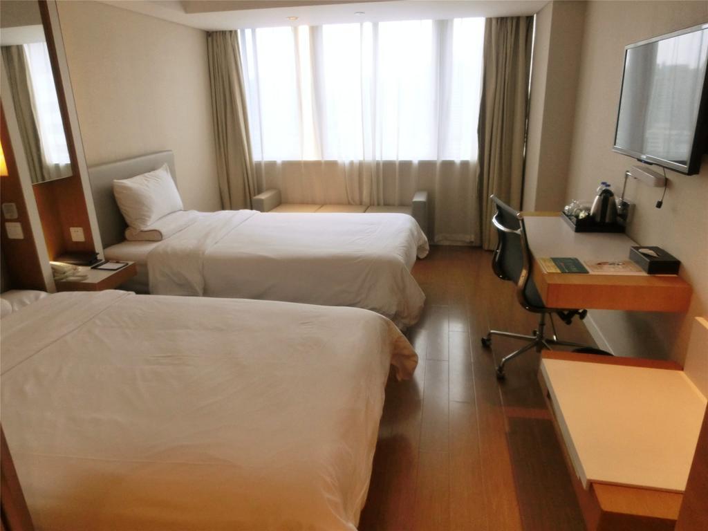 Ji Hotel Guangzhou Zhujiang New Town Экстерьер фото
